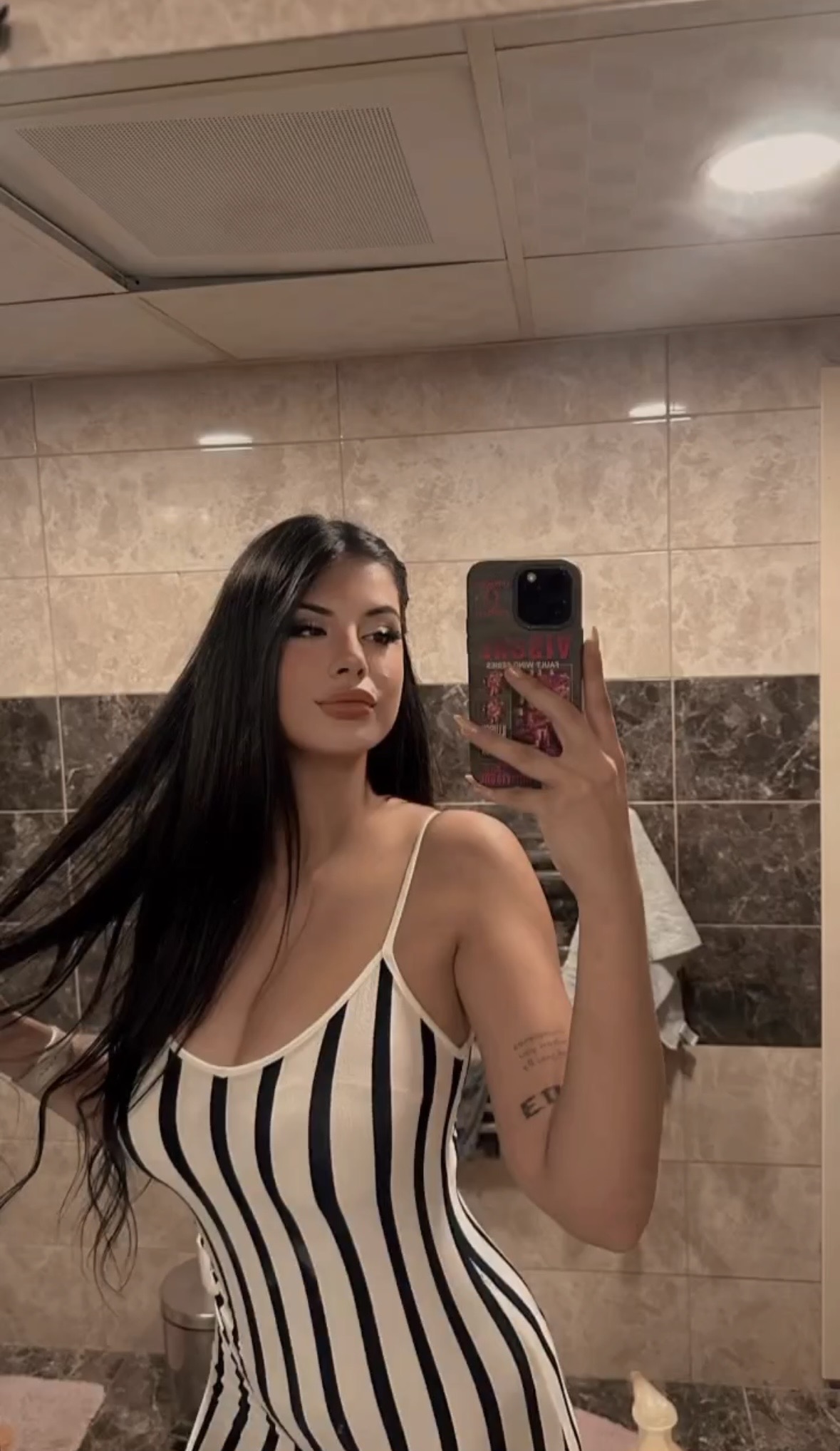 Kurtuluş Aydınlık Ruhlu Kadın Escort Vildan